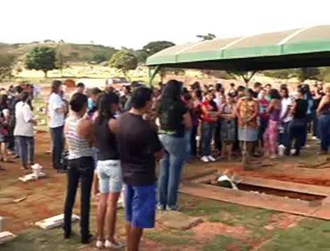 Jornal local: Enterro acidente