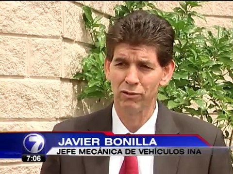 Feria del INA promueve energías limpias en vehículos