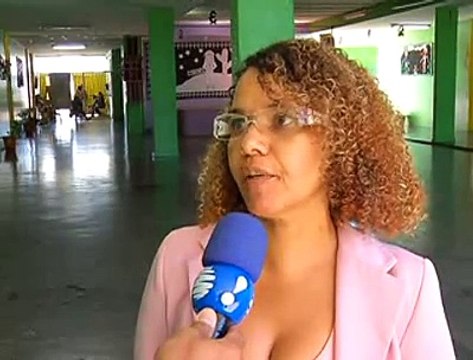 Jornal local: condena escola