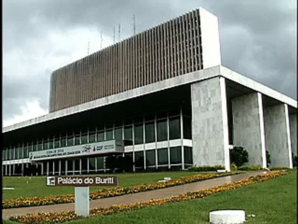 Jornal local: criticas obras