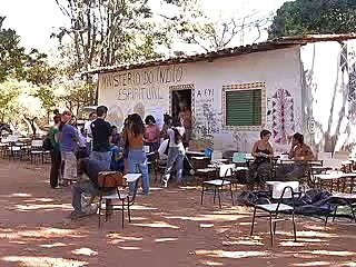 Jornal local: invasão índios