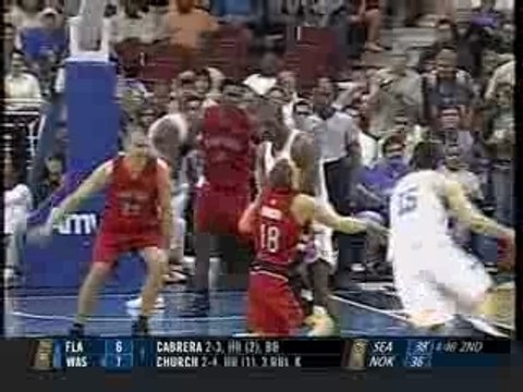 Chris Bosh Blocks Hedo Turkoglu