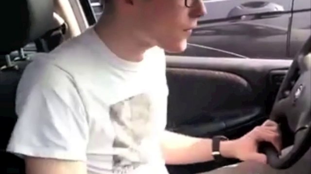 Comment klaxonner en mode mitraillette! Débile et inutile