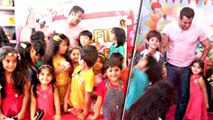 Salman Promotes 'Bajrangi Bhaijaan' With Kids