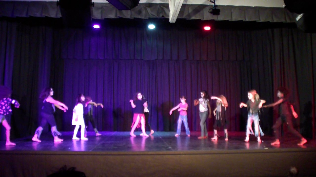 ZOMBIE par les 7/8 ans Gala  Mjc ROMILLY  2015