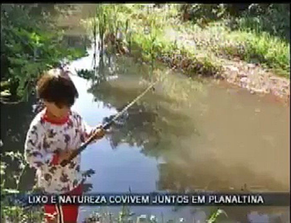 Córrego de lixo