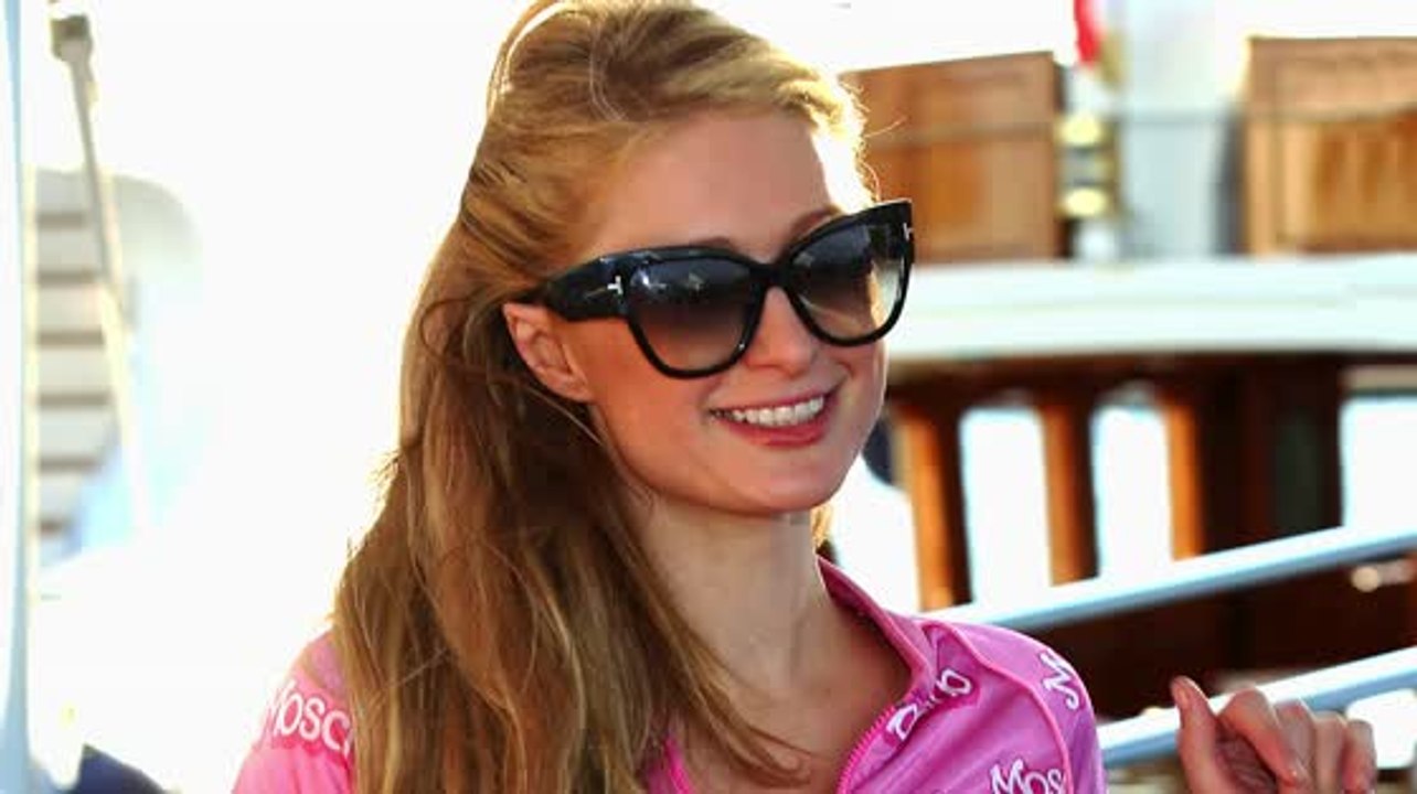 Paris Hilton wurde eventuell dafür bezahlt bei dem Flugzeug-Streich mitzuspielen