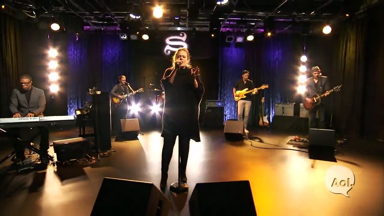Adele, 'Chasing Pavements' (AOL Sessions)