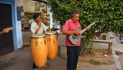 Los Wemblers de Iquitos play La Danza del Petrolero