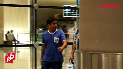 Varun Dhawan and Kriti Sanon spotted at the airport - Bollywood News