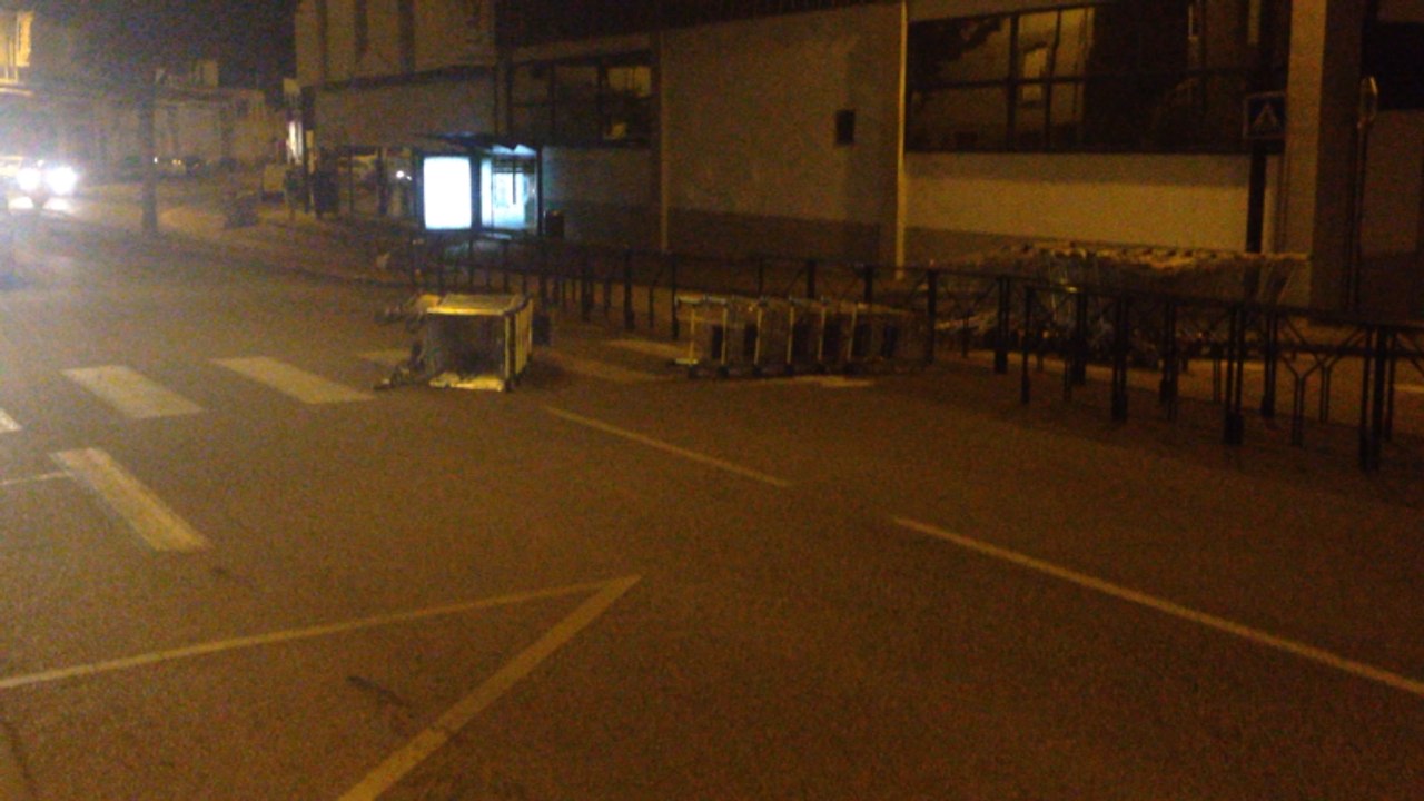 Les agriculteurs poursuivent leur périple au Lidl puis chez Entremont