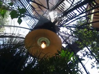 Au sommet de l'Aéroflorale II, parc de la Villette à Paris 19e, juillet 2015