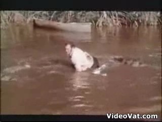 070328-110739-crocodile-jumping-stunt