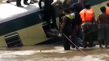 Tren nehre düştü!