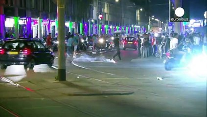 Cuarta noche de disturbios en La Haya por la muerte de un hombre bajo custodia policial