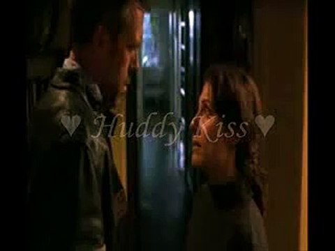 EL beso de House y Cuddy House & cuddy Kiss
