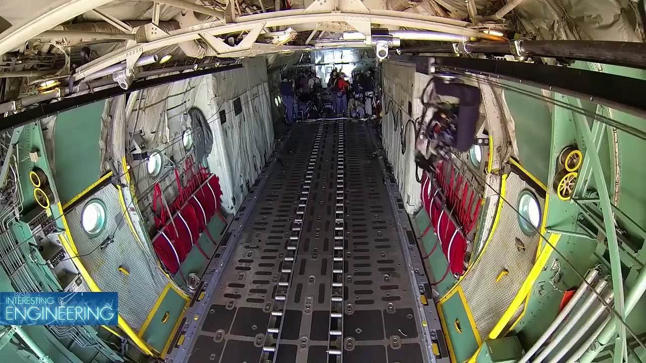 "Hızlı ve Öfkeli 7"  Kamera Arkası - Uçaktan Atlama Sahnesi [HD]