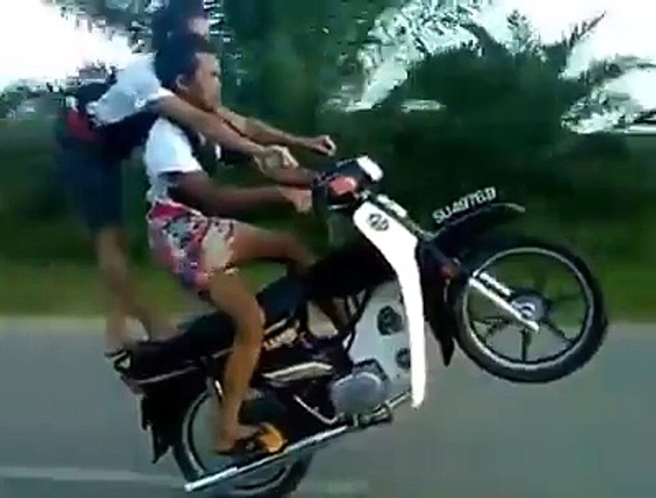 Stunt with Motorcycles - Motorcycles Stunt