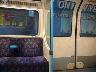 London Underground Victoria Line (3076, 1967 Stock): Euston - Highbury & Islington