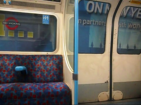 London Underground Victoria Line (3076, 1967 Stock): Euston - Highbury & Islington