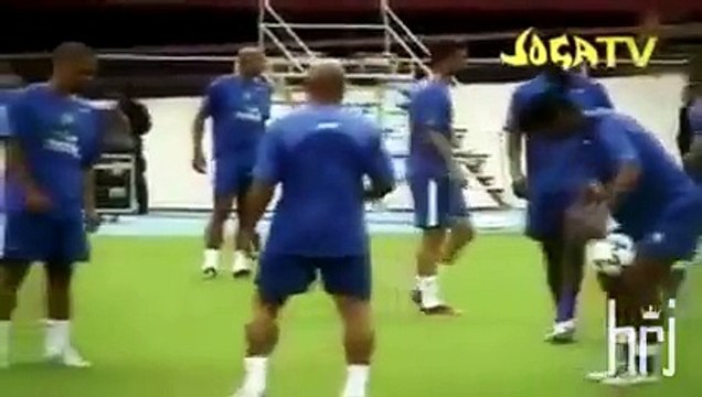 best skills of ronaldinho أجمل مهارات الساحر رونالدينهو