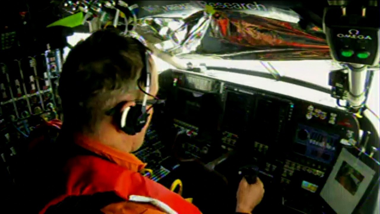 'Solar Impulse 2'-Pilot bricht Rekord für längsten Soloflug