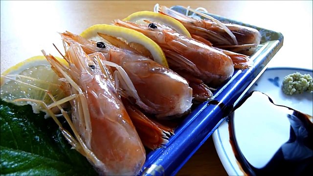 [ Japanese Cuisine ] Eating Sashimi Aka ebiWhiskered velvet shrimp 赤エビ刺身