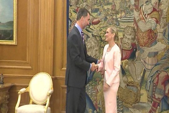 El Rey Don Felipe VI recibe a Cifuentes y Carmena