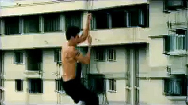 District B13 - David Belle chase scene