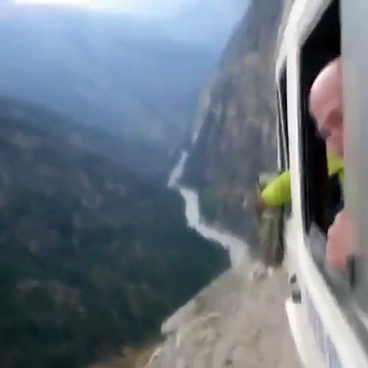 One of the scariest Himalayan trails you'll eve...