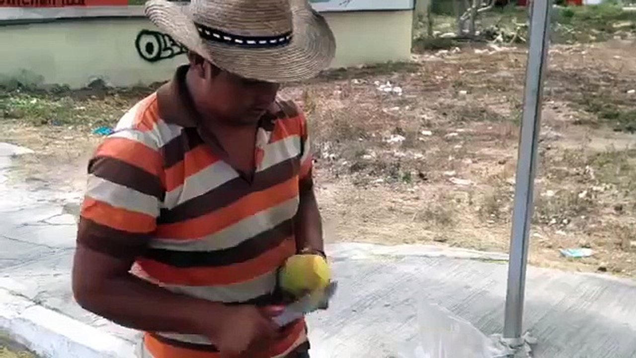 Art of Eating Mango without dirtying hands www.funhifunentertainment.com