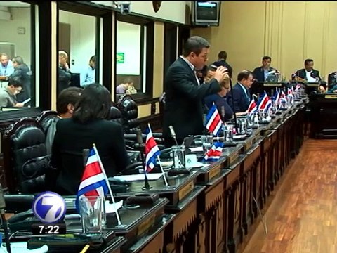 Gobierno abre debate en Congreso sobre legalización de marihuana medicinal