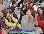 Funniest Poetry ever , hahahahaha , Akheer kar de is banda na . Must watch