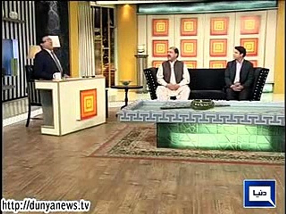 Azizi as Raja Riaz (Har-fun-Mola) Hasb e Haal - بارلےملک