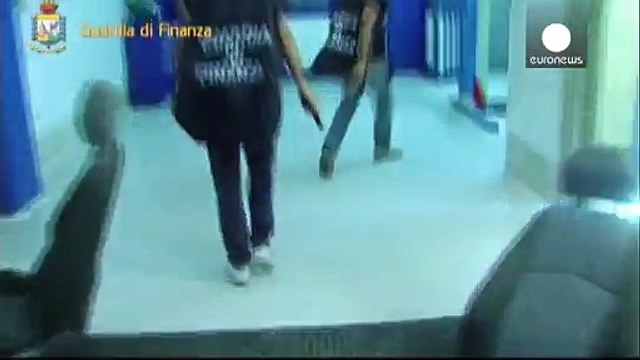 Италия: цех по производству фальшивых евро в гараже