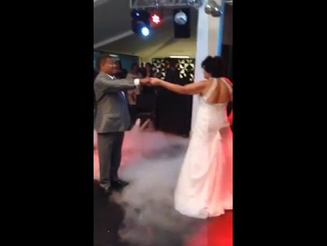 Major que ficou cego há 10 anos emociona a família ao aprender valsa para festa dos 40 anos de casamento