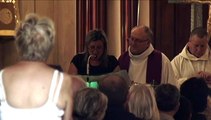 Attentat en Isère : les larmes de Bernard Cazeneuve aux obsèques d'Hervé Cornara