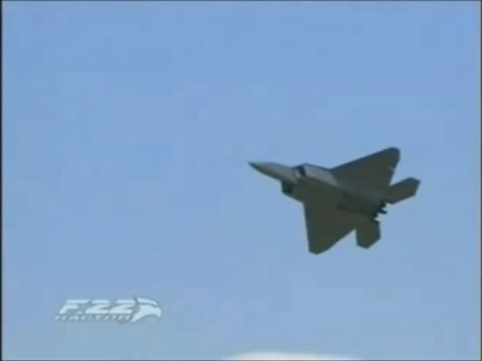Su 47 vs F 22 Raptor