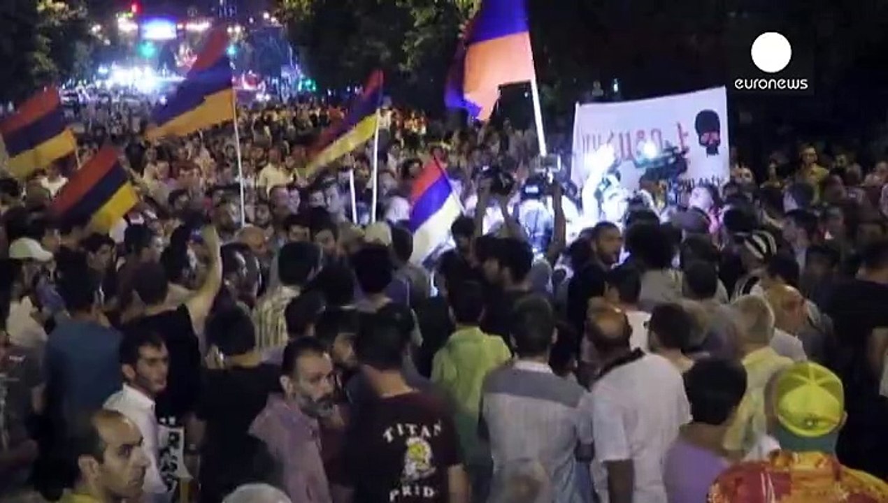 Αρμενία: Έρευνα για την αστυνομική βία στις δια...