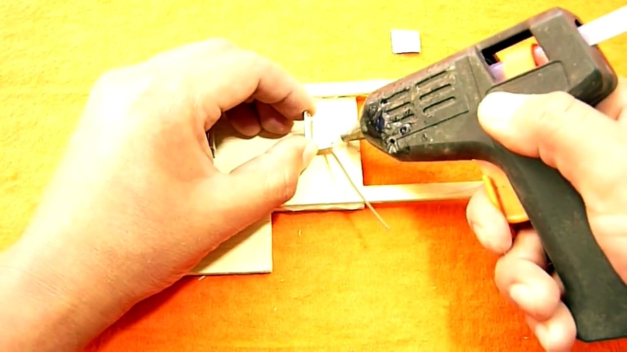 Cómo Hacer Una Mini Cortadora De Poliestireno (ICOPOR) (muy fácil de hacer)