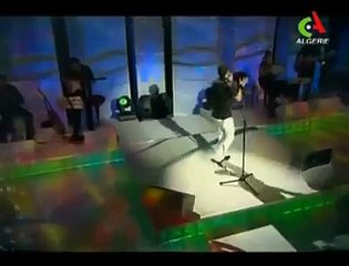 Salim Chaoui - Âandak Tahgar (live sur Canal Algerie).mp4