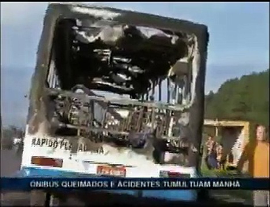Ônibus queimados