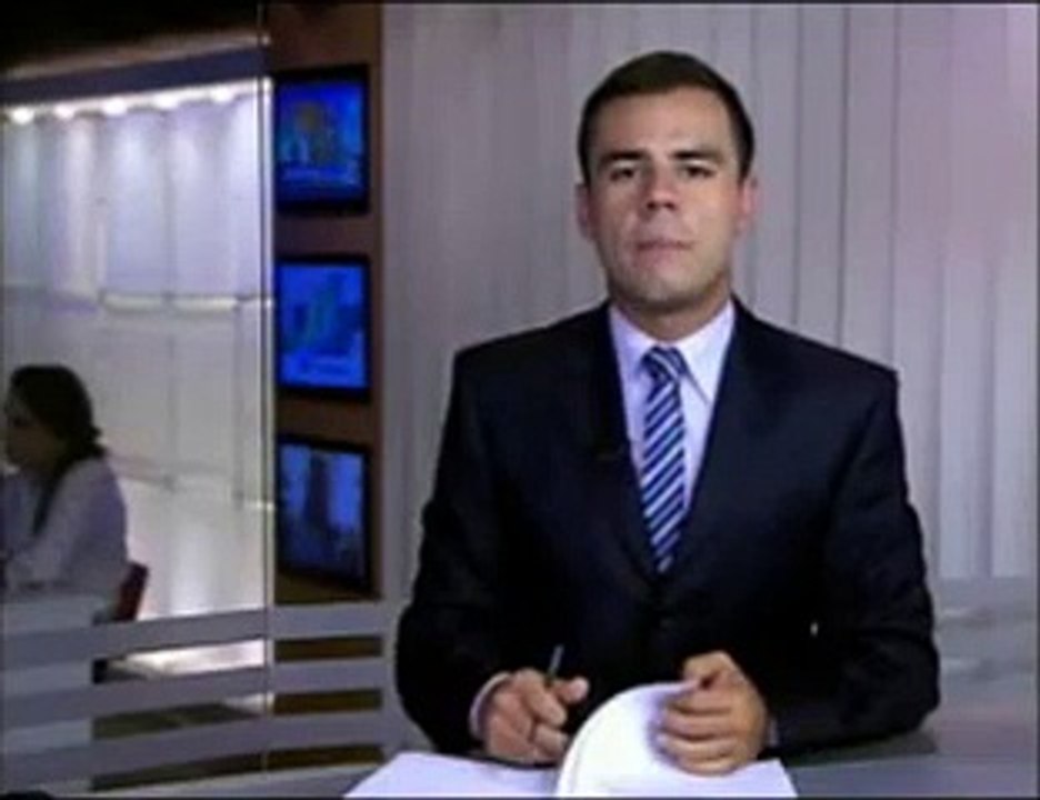 Carro pega fogo