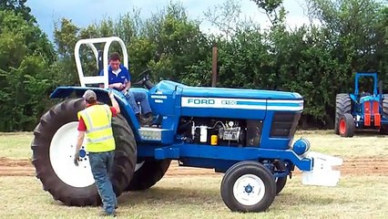 Ford 8100 tractor pulling -