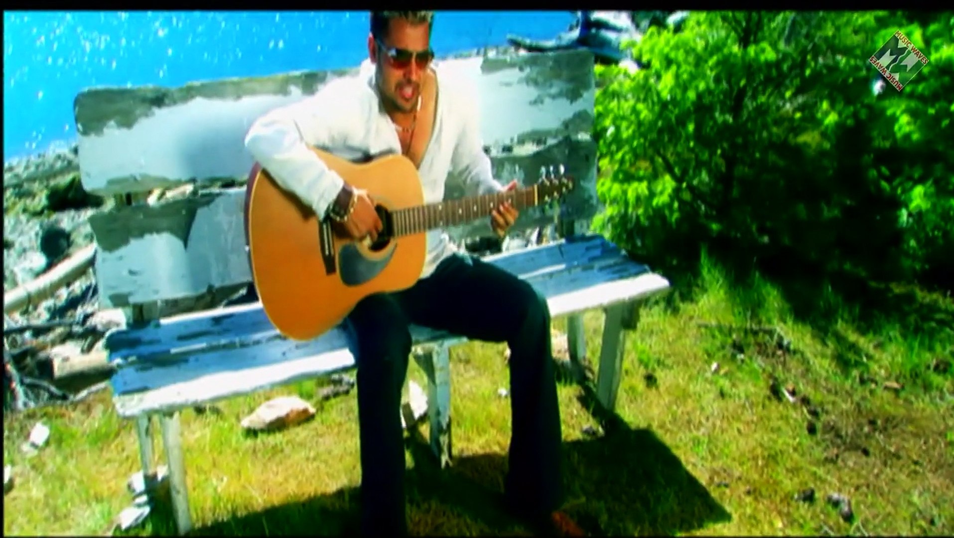 ⁣Amrinder Gill Song- Dildarian (Official Video) Music Waves - YouTube