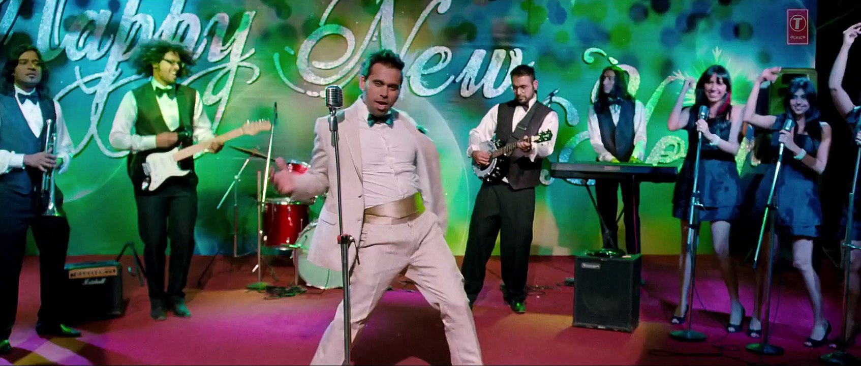 -Aunty Ji Ek Main Aur Ekk Tu- Full Video Song - Imran Khan, Kareena Kapoor - YouTube