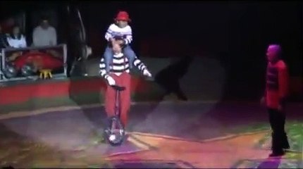 rulo el payaso en Monociclo circo atayde