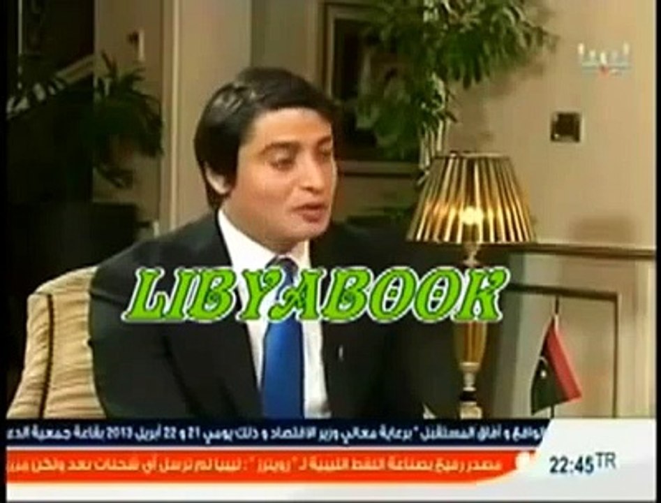 مقطع نادر و خطير جدآ جدآ مقابلة القذافي مع السويحلي