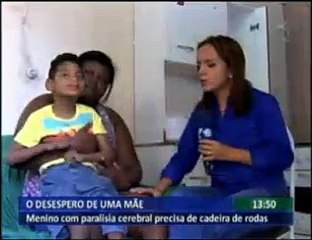 Menino precisa de ajuda