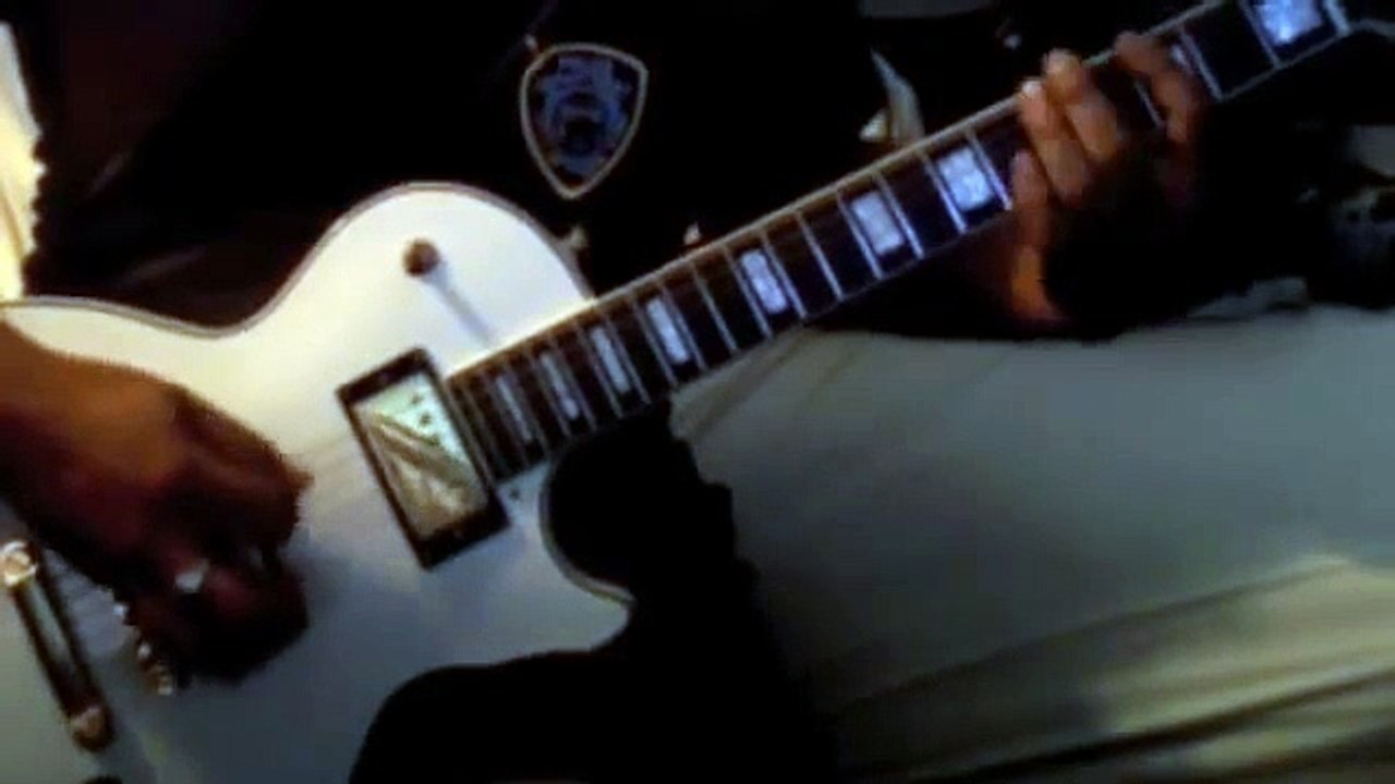 Guns N' Roses - Locomotive (guitar riff lesson)
